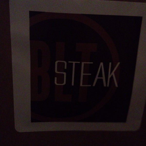 Foto tomada en BLT Steak  por Jonathan C. el 8/14/2013