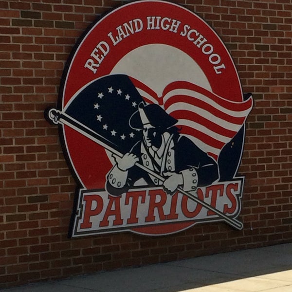 Red Land High School 298 ziyaretçidan 2 tavsiye