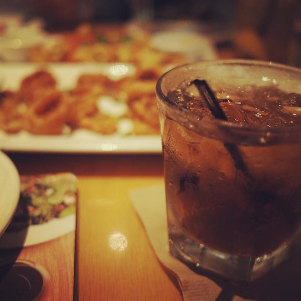 Photo taken at BJ&#39;s Restaurant &amp; Brewhouse by Loan H. on 8/12/2015