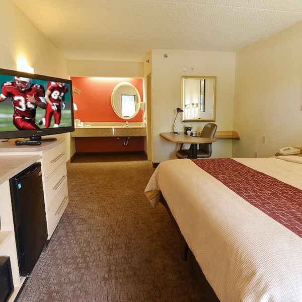 Photos At Red Roof Inn Cleveland Airport Middleburg Heights