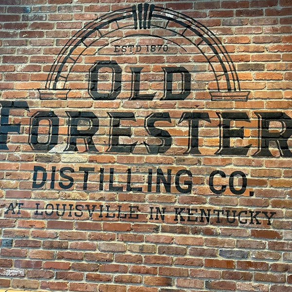 Foto scattata a O﻿l﻿d﻿ ﻿F﻿o﻿r﻿e﻿s﻿t﻿e﻿r﻿ ﻿D﻿i﻿s﻿t﻿i﻿l﻿l﻿ing Co. da Louisa L. il 1/7/2022