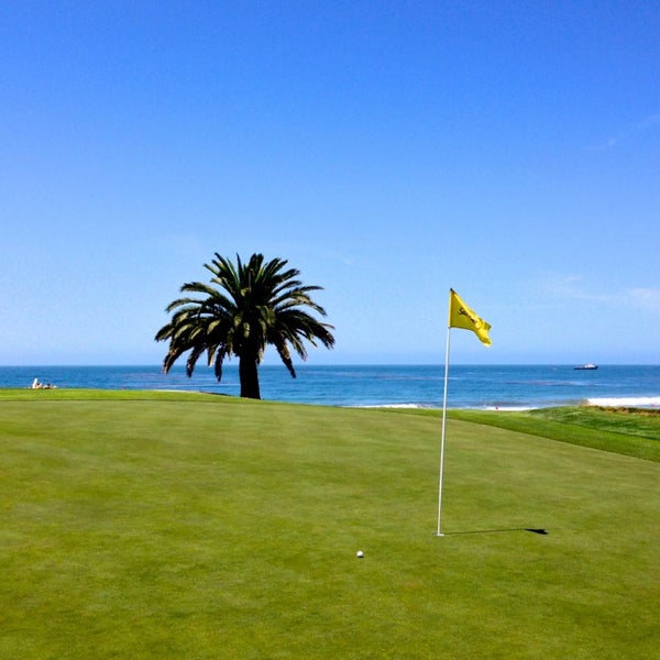 รูปภาพถ่ายที่ Sandpiper Golf Course โดย Jim N. เมื่อ 6/21/2013