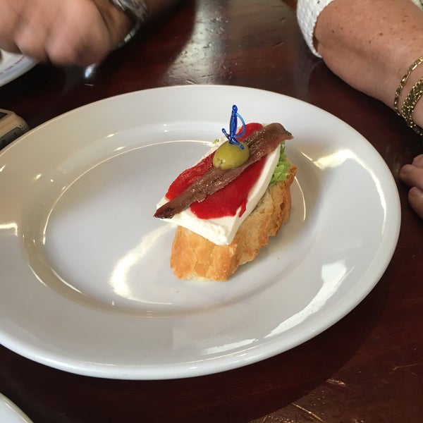 4/9/2016 tarihinde winnyziyaretçi tarafından La Taberna del Pintxo'de çekilen fotoğraf