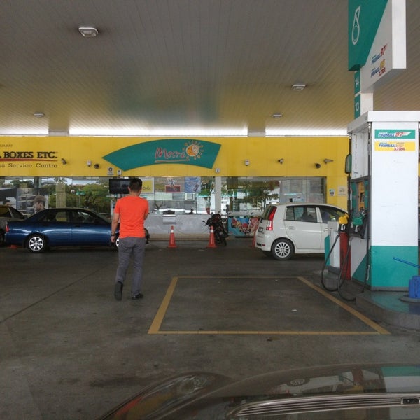 Petronas Station Petaling Jaya Selangor