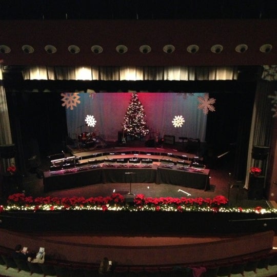 Снимок сделан в McComb/Bruchs Performing Arts Center пользователем Nathan D. 12/9/2012