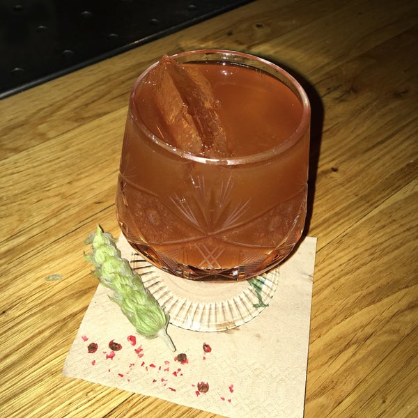 4/22/2019 tarihinde Anna A.ziyaretçi tarafından SPUTNIK Cocktail bar'de çekilen fotoğraf