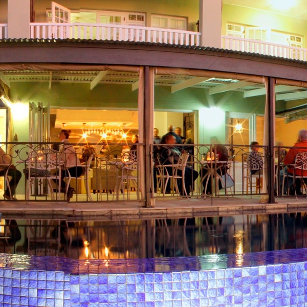 Guest main. Чекин в отеле. The guest list. Люди в отеле. Клиенты в кафе.