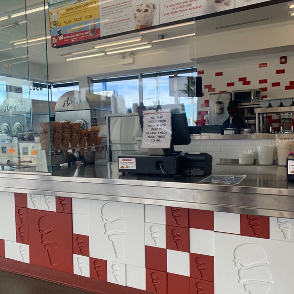 Photo taken at Andy&#39;s Frozen Custard by Stephanie H. on 8/29/2020