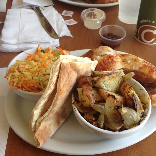 Das Foto wurde bei California Chicken Cafe von louie m. am 7/12/2013 aufgenommen
