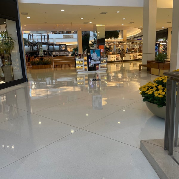 รูปภาพถ่ายที่ Shopping Iguatemi โดย Evanice P. เมื่อ 2/17/2022