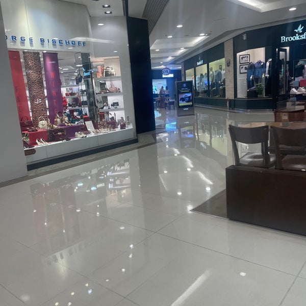 Foto diambil di Goiânia Shopping oleh Evanice P. pada 4/7/2022