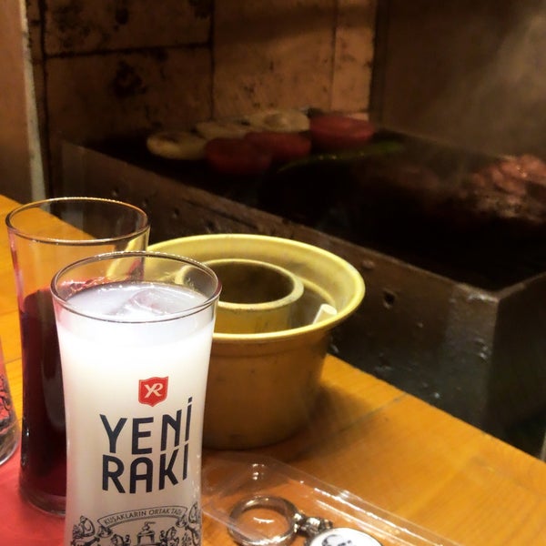 Foto diambil di Pirzola Steak House oleh Nagihan Dağdelen pada 11/24/2018