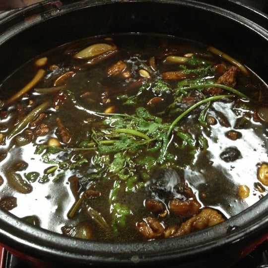 10/27/2012にArimaがQi Wei Chicken Claypot 奇味鸡煲で撮った写真