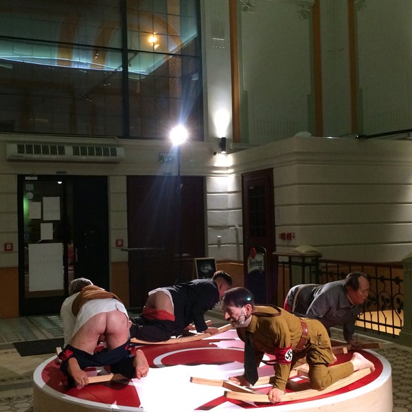 Движение людей размытие. Школа 1374 актовый зал. Станция рижская. Hyundai trailer. Yalelift 360 yl1000.