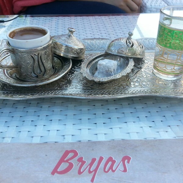 Foto scattata a Bryas Cafe &amp; Restaurant da Sedef Y. il 7/20/2013