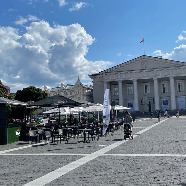 7/20/2021 tarihinde Elvyra M.ziyaretçi tarafından Rotušės aikštė  | Town Hall Square'de çekilen fotoğraf