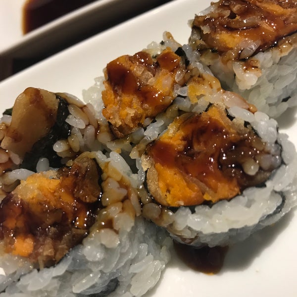 Снимок сделан в Sushi Para 88 пользователем Kevin J. 5/21/2017