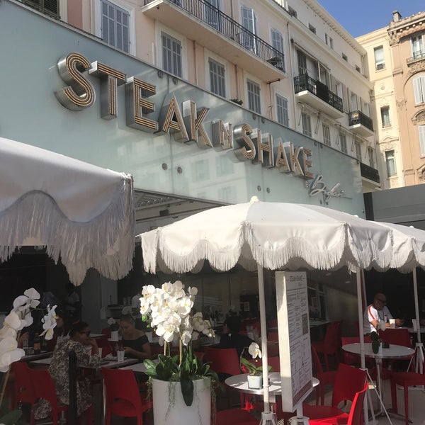 Foto tomada en Steak n Shake  por Ahmed A. el 8/1/2019