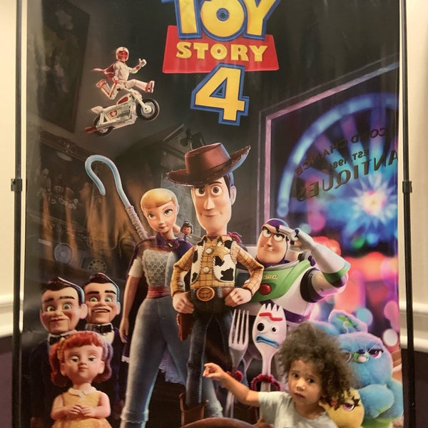 Regal Kingstowne ScreenX & RPX Alexandria, VA