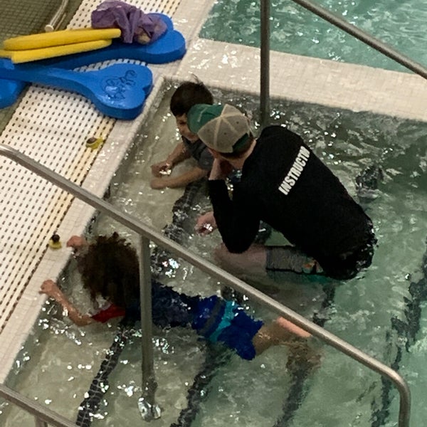 Wakefield Aquatic Center Swimming Pool in Arlington