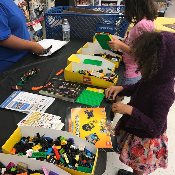 Toys"R"Us (Now Closed) 5521 Leesburg Pike