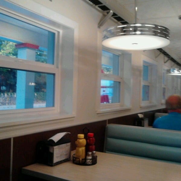 10/1/2013にMary J.がBearden&#39;s Restaurantで撮った写真