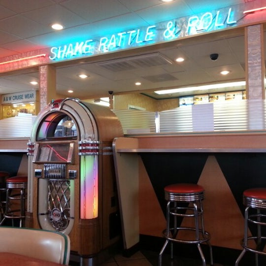 A&W Fast Food Restaurant in Visalia