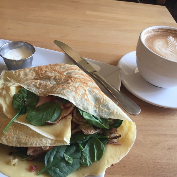 Great, quiet cafe for a working weekend. Get the Eastern Crepe and a latte for brunch heaven.