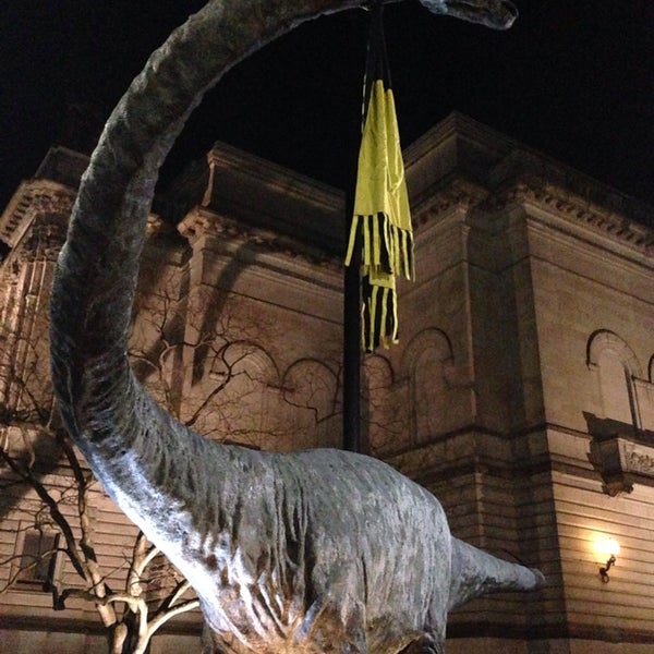 Photo prise au Dippy the Dinosaur (Diplodocus carnegii) par Hope Anne N. le11/26/2014