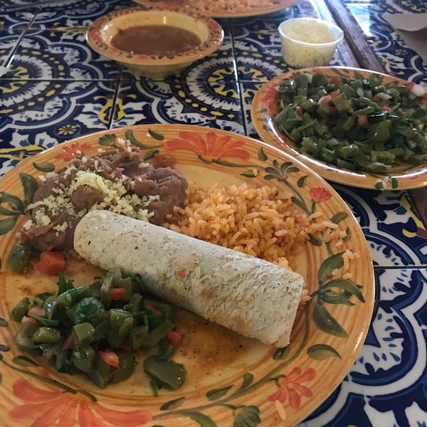 Photo taken at La Luz Del Dia Restaurant by Alex C. on 8/1/2018