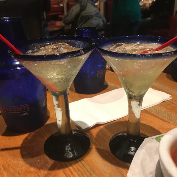 Photo taken at Chili&#39;s Grill &amp; Bar by Noemi L. on 12/25/2017