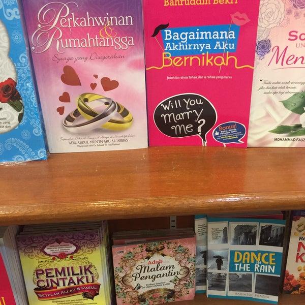 Mph Bookstores Giant Hypermarket Senawang