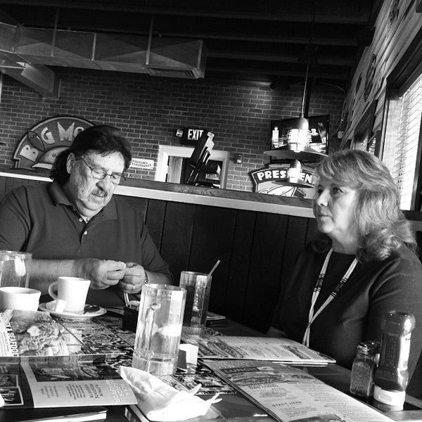 Photo taken at Chili&#39;s Grill &amp; Bar by Chris (WhonPhoto) W. on 11/2/2012