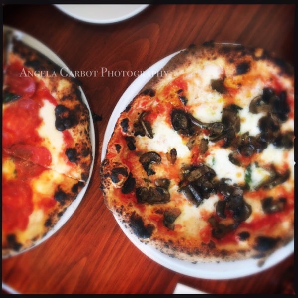 8/18/2019 tarihinde Angie G.ziyaretçi tarafından Spacca Napoli Pizzeria'de çekilen fotoğraf