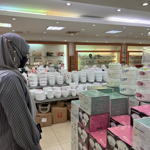 Madam Kings Shopping Mall