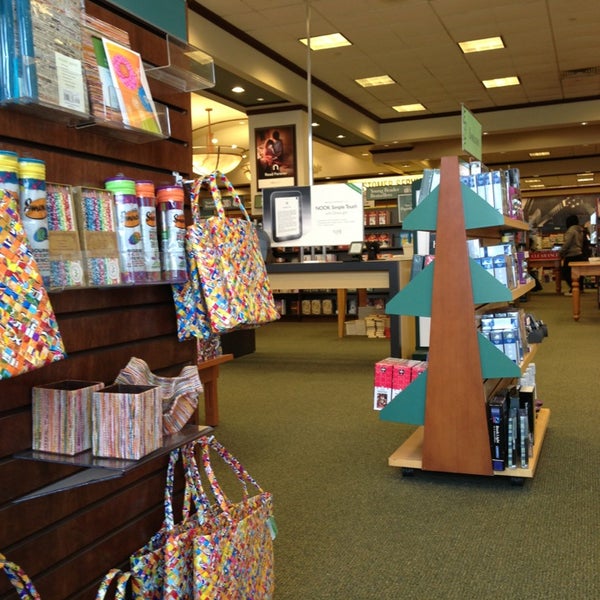 Barnes Noble 5001 N Big Hollow Rd