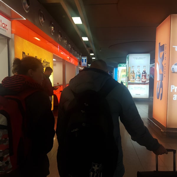 Photo taken at Arrivals by Zoltán K. on 11/12/2019