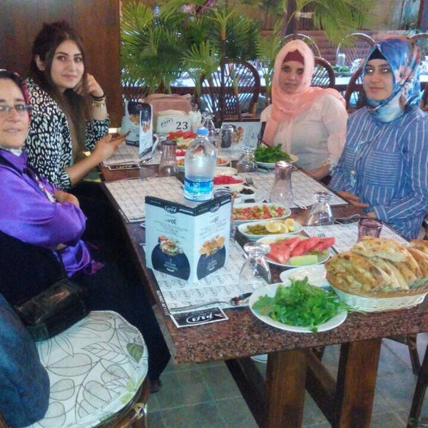 Foto tomada en Paşa Ocakbaşı Restoran  por Ayşe D. el 6/8/2017