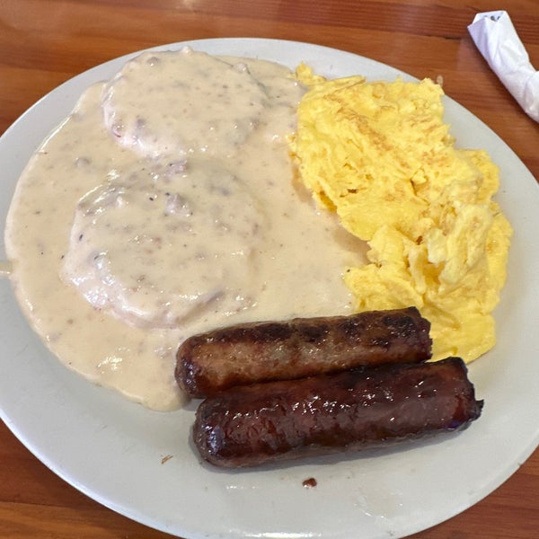 I ordered biscuits and gravy, with scrambled eggs and sausage links. Service was quick, and the flavor was fantastic.