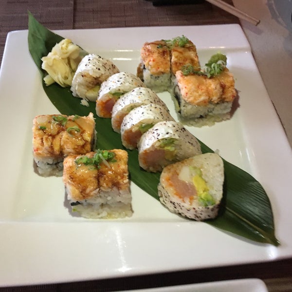 Das Foto wurde bei SUteiShi Japanese Restaurant von Marina P. am 5/22/2017 aufgenommen