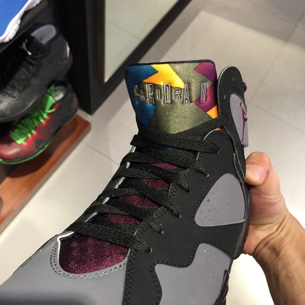 queensway shopping centre basketball shoes