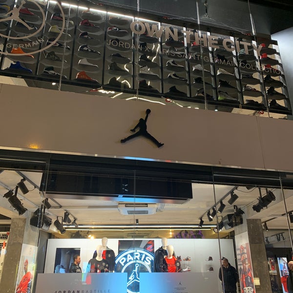 Jordan - Shoe Store in Paris