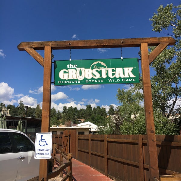 Foto scattata a The Grubsteak Restaurant da Addison il 8/26/2016