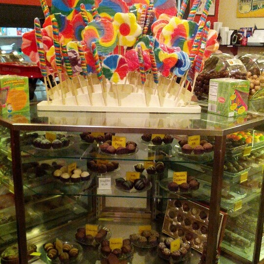 รูปภาพถ่ายที่ Old Market Candy Shop โดย Jeff W. เมื่อ 9/22/2012