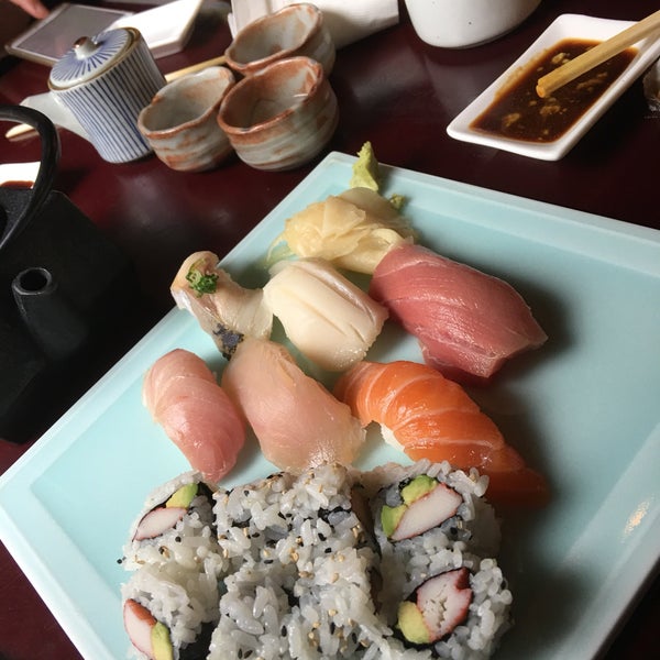Photo taken at Mikaku Restaurant by carmelo z. on 1/16/2018