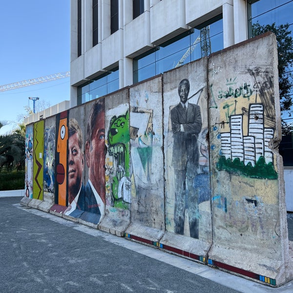 Berlin Wall Segments Miracle Mile 5900 Wilshire Blvd