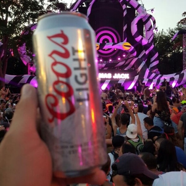 Foto scattata a Electric Zoo da Greg G. il 9/6/2015