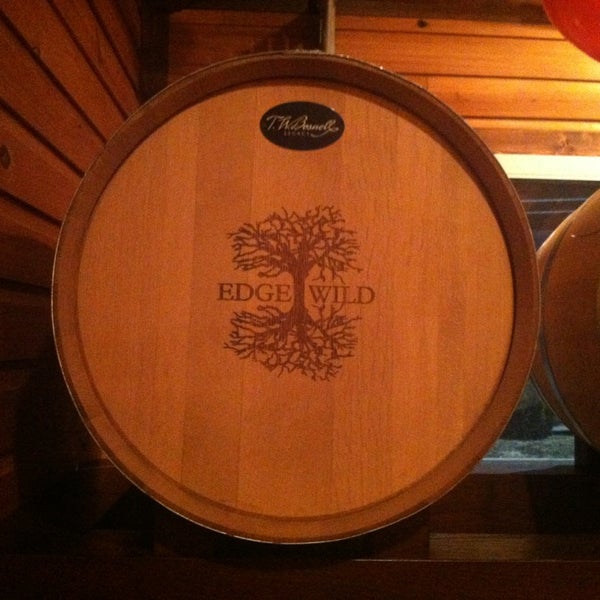Foto tomada en EdgeWild Restaurant &amp; Winery  por Gloria K. el 2/2/2013