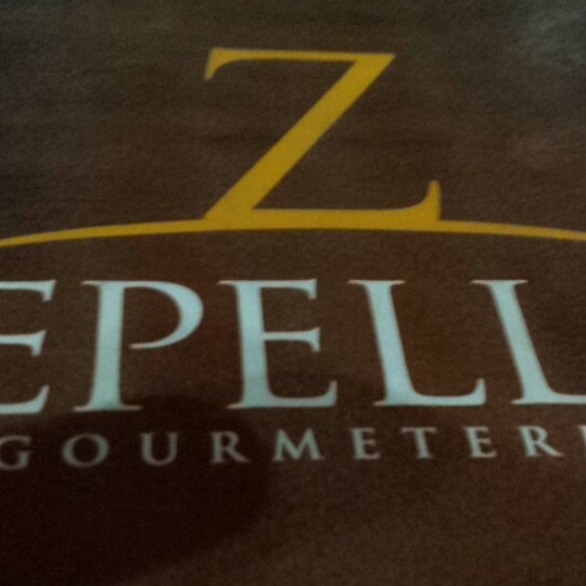 รูปภาพถ่ายที่ Zepellin Gourmeteria โดย Marcelo E. เมื่อ 7/23/2013