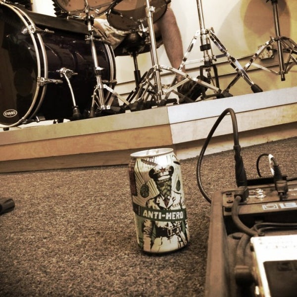6/10/2014にNick S.がMusic Garageで撮った写真